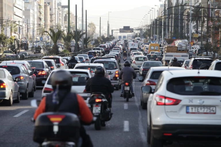 Βροχή τα πρόστιμα σε αυτοκίνητα και μηχανές – Τέλος η περίοδος χάριτος για τα ανασφάλιστα